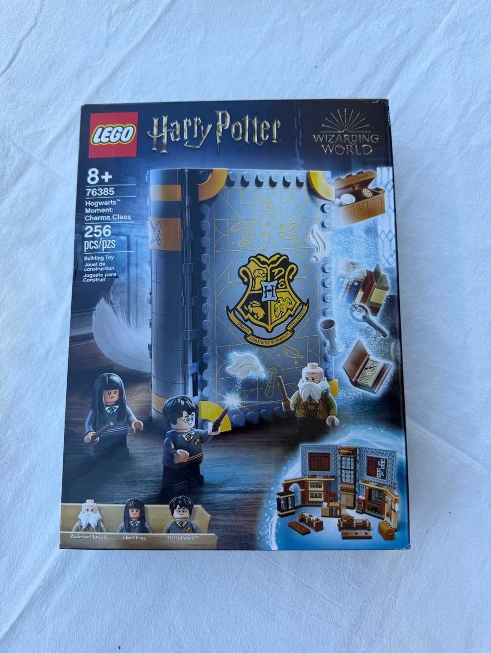 Lego Harry Potter Blue and Gold Hogwarts Charms Class 76385